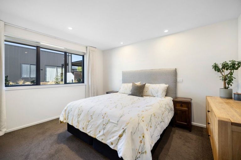 Photo of property in 12 Kereru Crescent, Wanaka, 9305