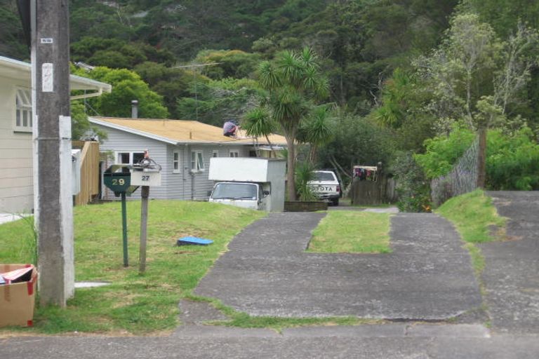 Photo of property in 27 Lauderdale Road, Birkdale, Auckland, 0626