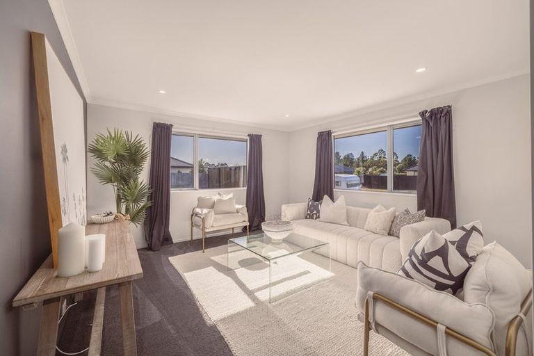 Photo of property in 15 Fairbairn Road, Rolleston, 7614