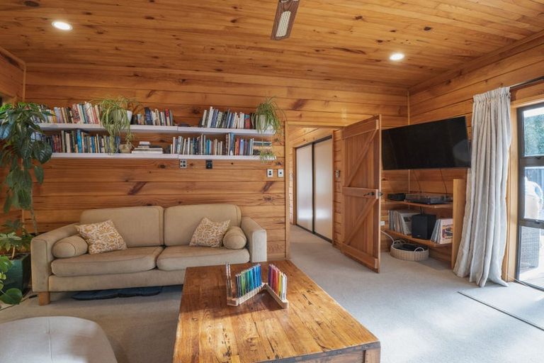 Photo of property in 72 Western Valley Road, Little River, 7591