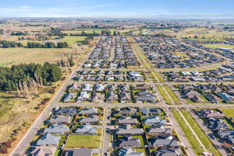 Photo of property in 12 Waimarie Street, Pegasus, 7612