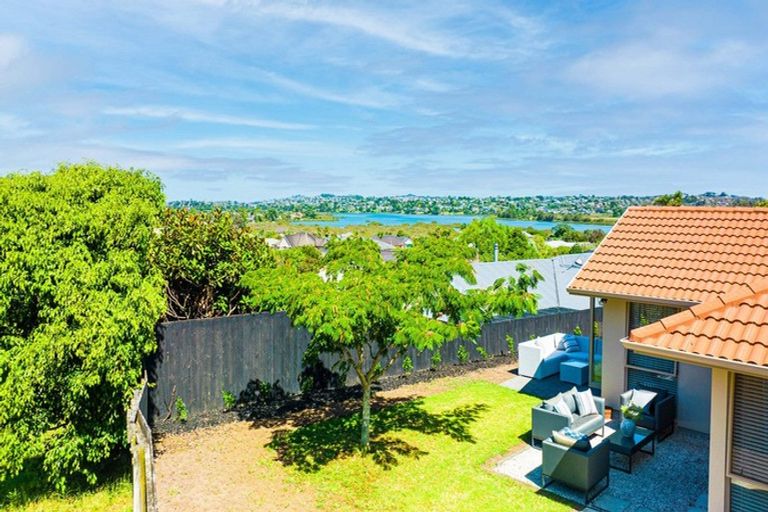 Photo of property in 113 Tauranga Place, Orewa, 0931
