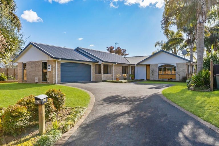 Photo of property in 6 Merivale Court, Rototuna, Hamilton, 3210
