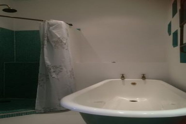 Photo of property in 145 Tasman Street, Mount Cook, Wellington, 6021