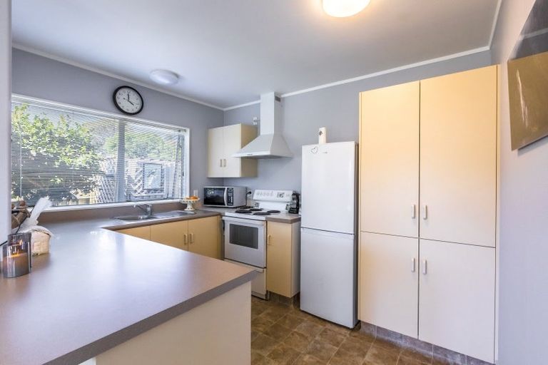 Photo of property in 2/2 Anzac Avenue, Onekawa, Napier, 4110