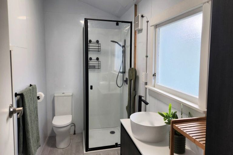 Photo of property in 16 Te Hatepe Avenue, Taupo, 3330