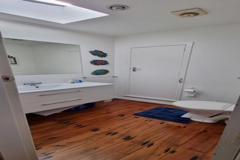 Photo of property in 11 Fenton Terrace, Cockle Bay, Auckland, 2014