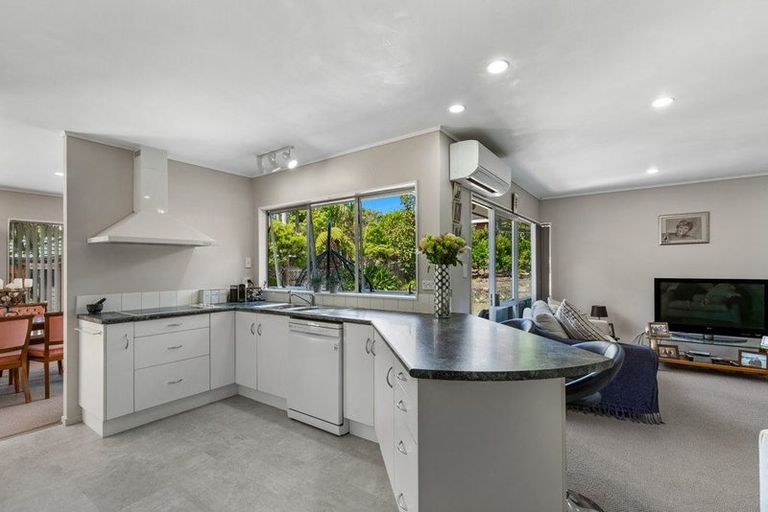 Photo of property in 24 Picasso Drive, West Harbour, Auckland, 0618
