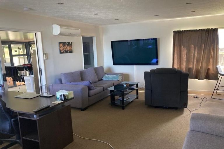 Photo of property in 163 Bradbury Road, Botany Downs, Auckland, 2010