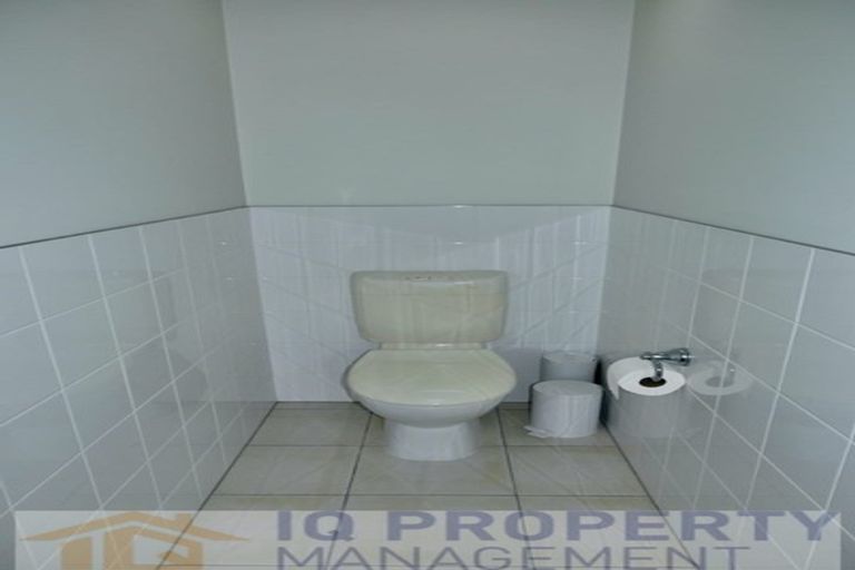 Photo of property in 54 Provence Esplanade, Te Atatu Peninsula, Auckland, 0610