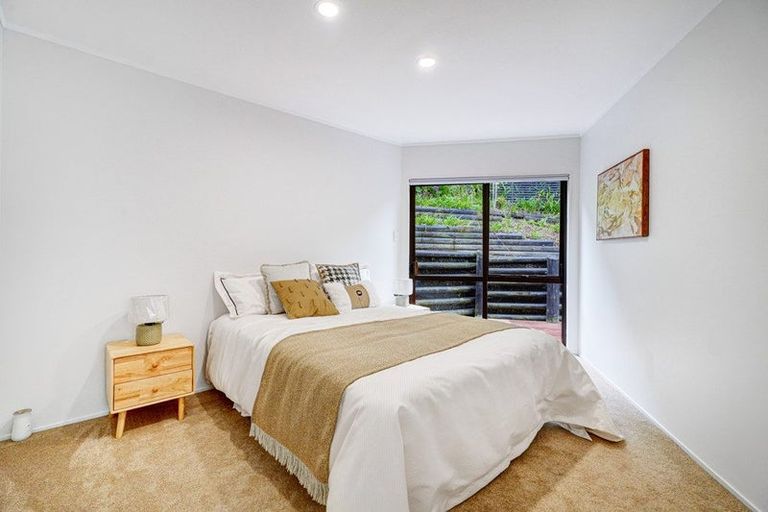 Photo of property in 8 Stitchbird Close, Murrays Bay, Auckland, 0630