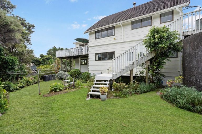 Photo of property in 14 Traffic Road, Greenhithe, Auckland, 0632