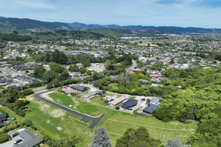 Photo of property in 351 Main Road North, Brown Owl, Upper Hutt, 5018