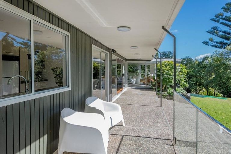 Photo of property in 38-40 Puriri Road, Waikanae, 5036