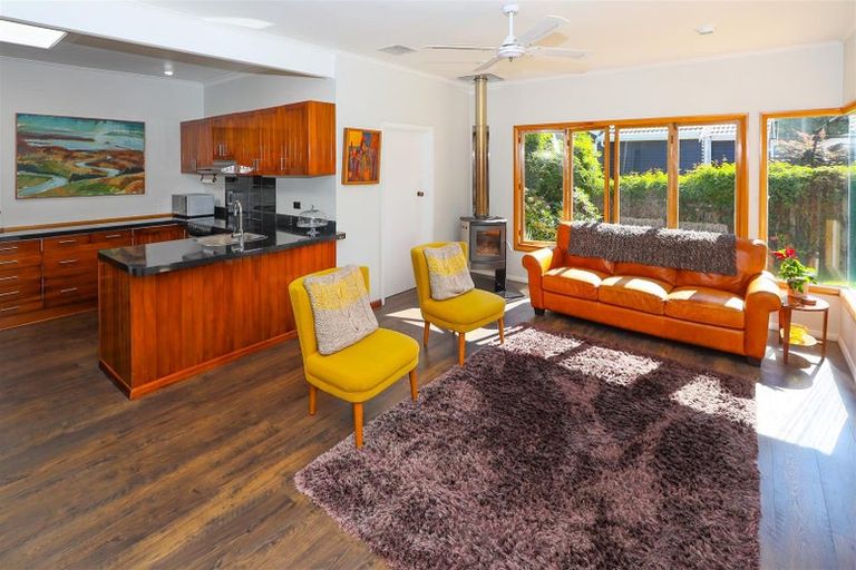 Photo of property in 1 Pah Road, Kawaha Point, Rotorua, 3010