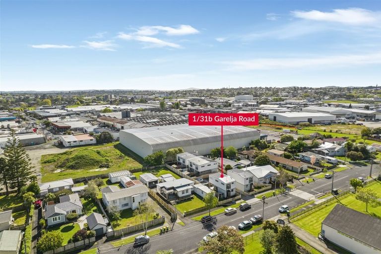 Photo of property in 1/31b Garelja Road, Henderson, Auckland, 0612