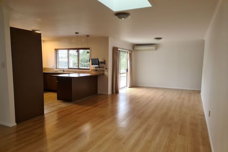 Photo of property in 38 Kristin Lane, Albany, Auckland, 0632