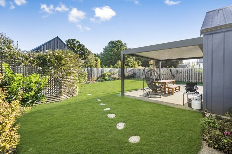 Photo of property in 2 Matai Grove, Greytown, 5712