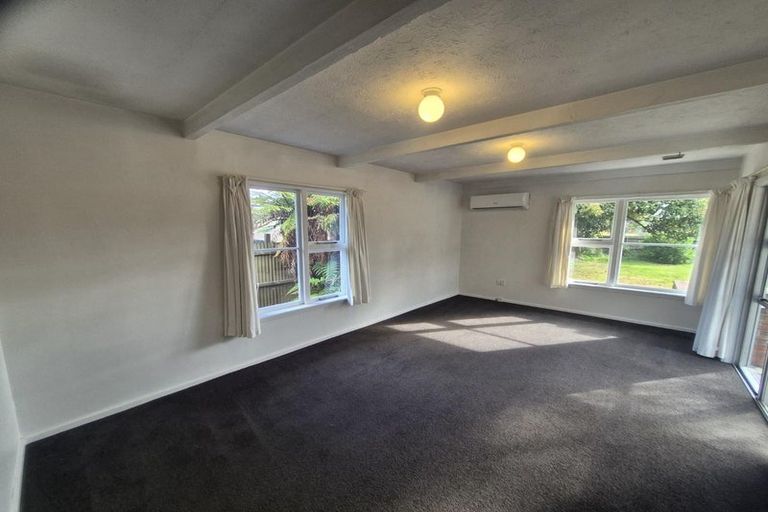 Photo of property in 37 Pembroke Street, Avondale, Christchurch, 8061