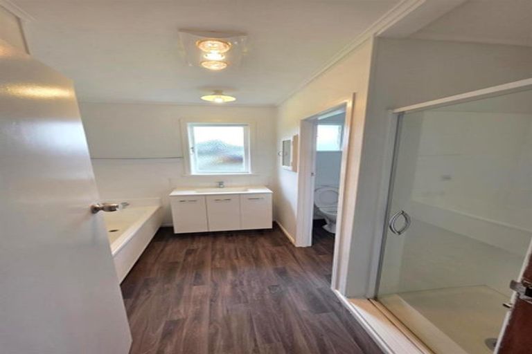 Photo of property in 12 Aronui Terrace, Kelston, Auckland, 0602