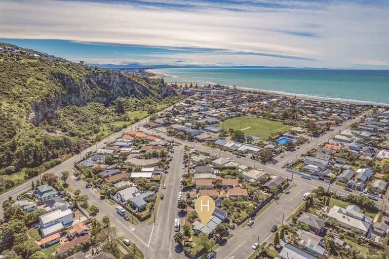 Photo of property in 6 Thorpe Street, Sumner, Christchurch, 8081