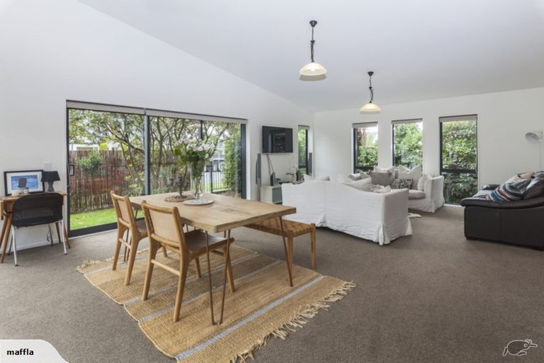 Photo of property in 92 Rugby Street, Awapuni, Palmerston North, 4412