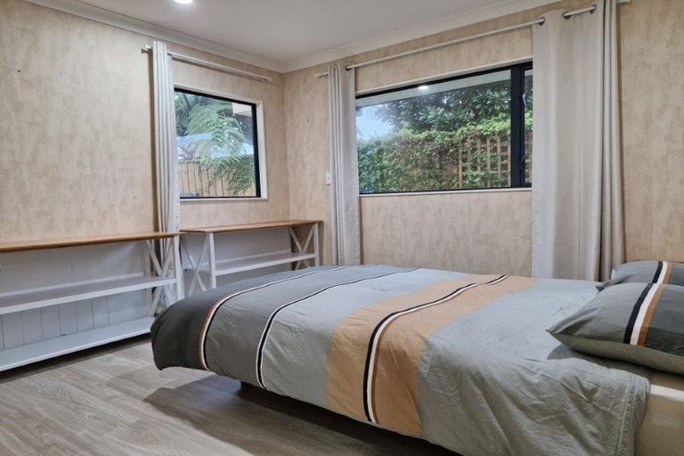 Photo of property in 11 Royal Heights, Glen Avon, New Plymouth, 4312