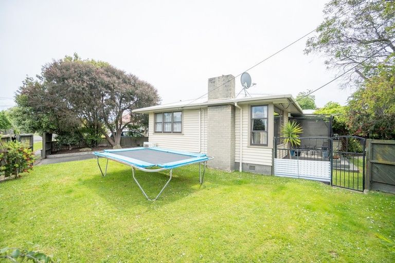 Photo of property in 8 Flint Street, Milson, Palmerston North, 4414