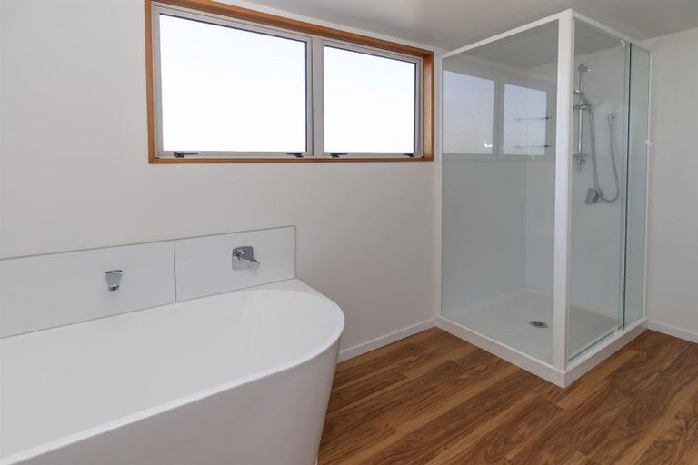 Photo of property in 16 Huntingdon Place, Avonhead, Christchurch, 8042