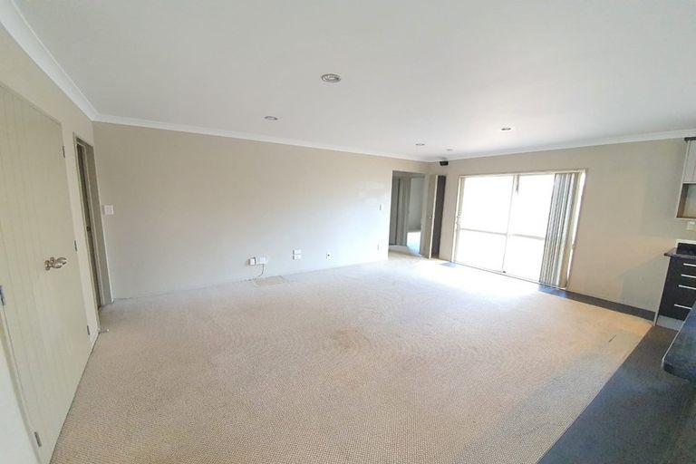 Photo of property in 22 Kestev Drive, Flat Bush, Auckland, 2016