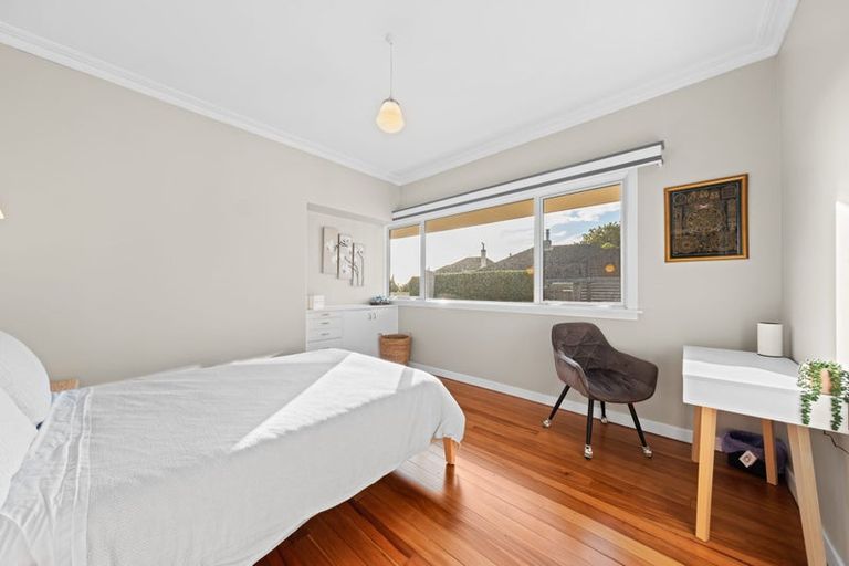 Photo of property in 124 Carrington Street, Lower Vogeltown, New Plymouth, 4310