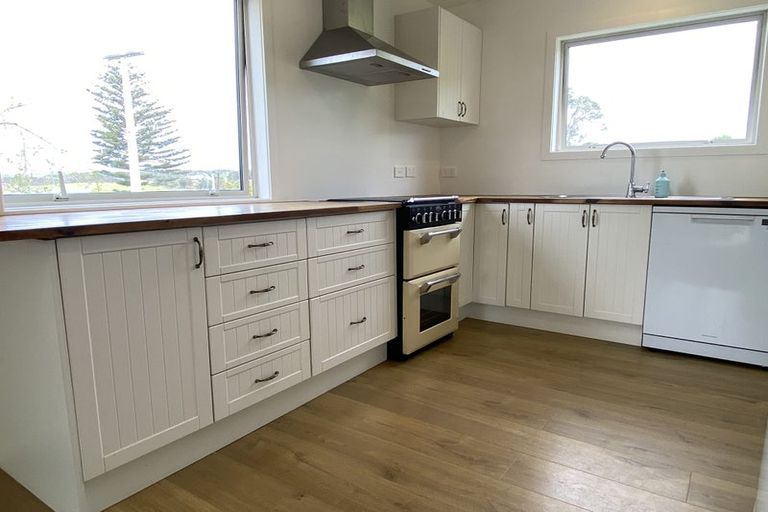 Photo of property in 433 Oaia Road, Muriwai, 0881