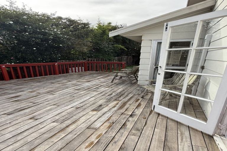 Photo of property in 13 Trengove Place, West Harbour, Auckland, 0618