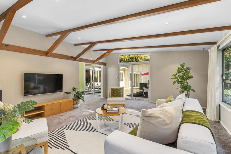 Photo of property in 100 Larsen Crescent, Tawa, Wellington, 5028