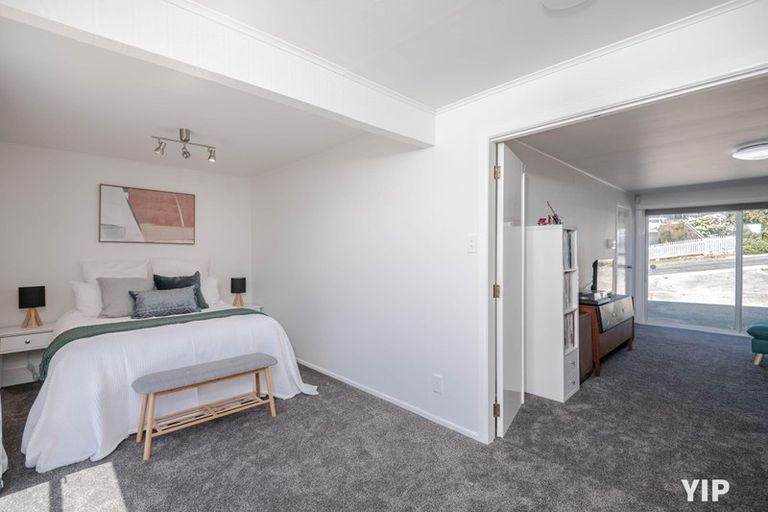 Photo of property in 43 Carluke Street, Paparangi, Wellington, 6037