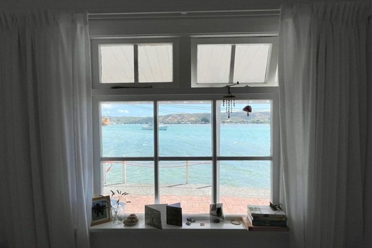 Photo of property in 18 Trevor Terrace, Paremata, Porirua, 5024