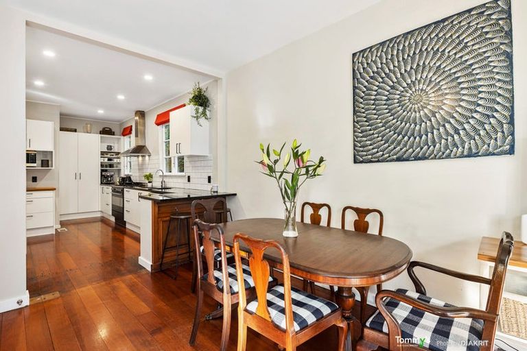 Photo of property in 7 Lower Watt Street, Wadestown, Wellington, 6012