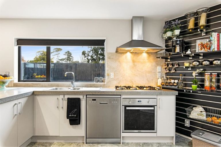 Photo of property in 18c Riverpark Crescent, Henderson, Auckland, 0610
