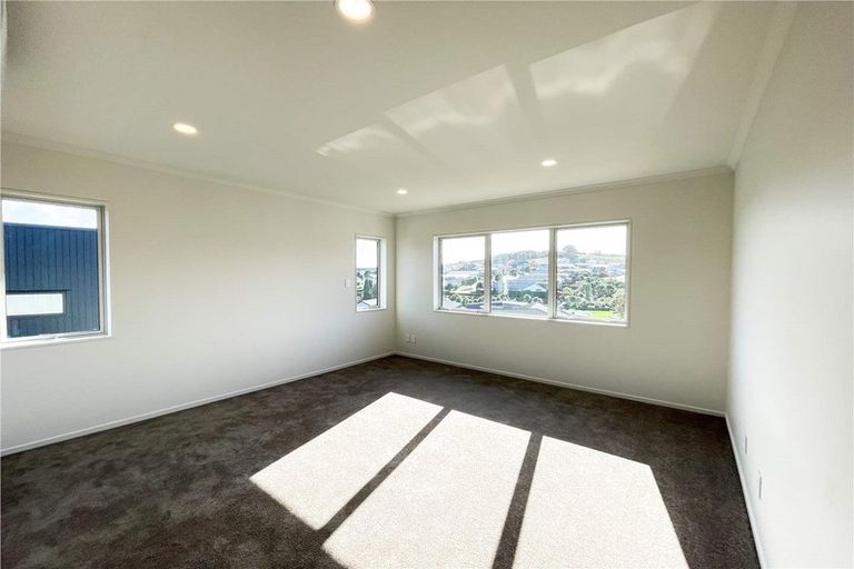 Photo of property in 6 Sai Ridge Close, Pukekohe, 2120