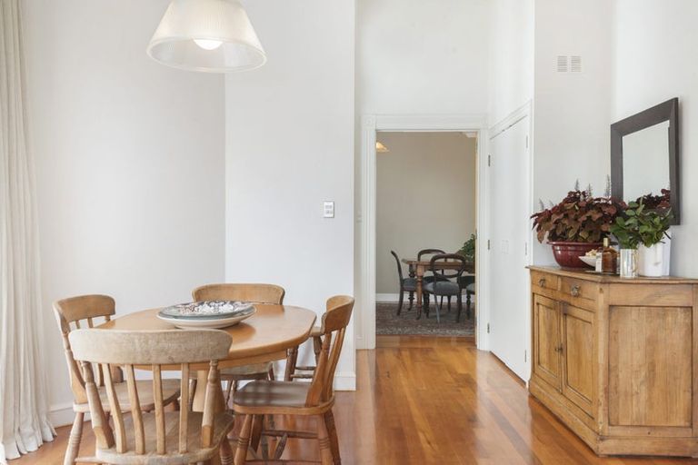 Photo of property in 6 Glade Place, Birkenhead, Auckland, 0626