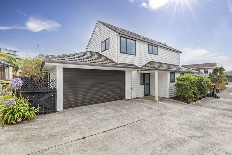 Photo of property in 5 Shastri Terrace, Khandallah, Wellington, 6035