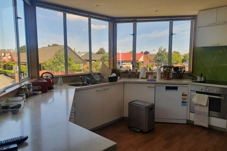 Photo of property in 4 Inglewood Place, Avonhead, Christchurch, 8042