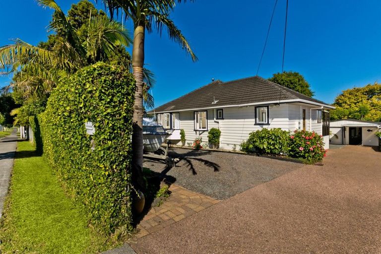 Photo of property in 101 Sturges Road, Henderson, Auckland, 0612