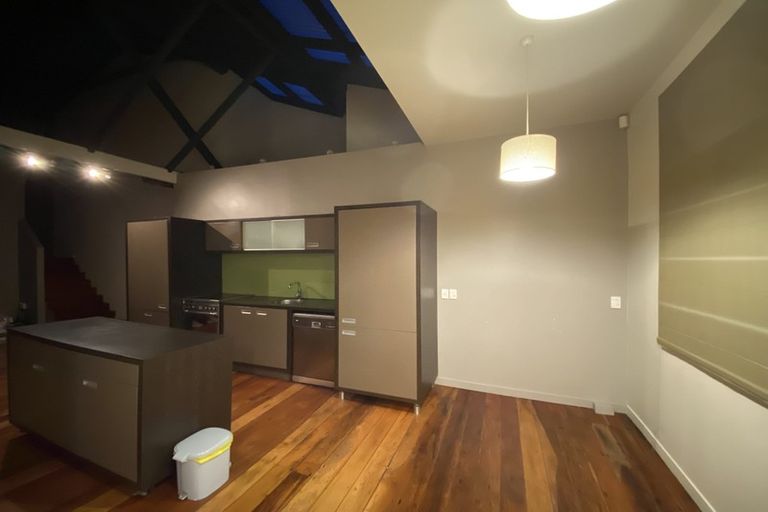 Photo of property in 2u7 King Street, Mount Cook, Wellington, 6021
