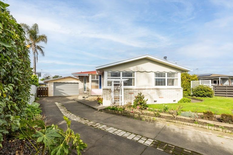 Photo of property in 27 Otatara Road, Taradale, Napier, 4112