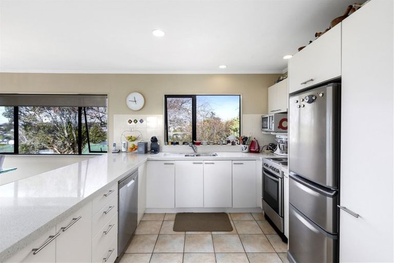 Photo of property in 2/9 Cashmere Place, Glenfield, Auckland, 0629