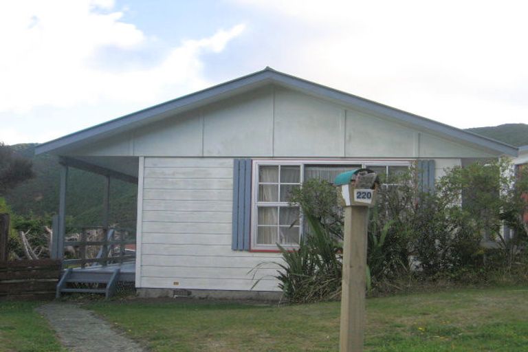 Photo of property in 220 Mitchell Street, Brooklyn, Wellington, 6021