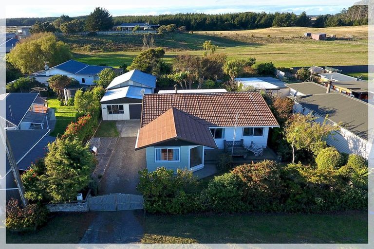 Photo of property in 19 Andrews Street, Foxton Beach, Foxton, 4815