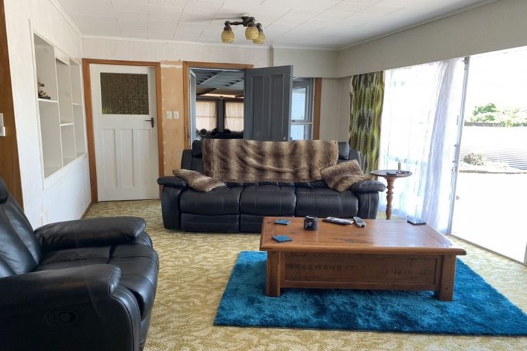 Photo of property in 19 Melville Street, Waipawa, 4210