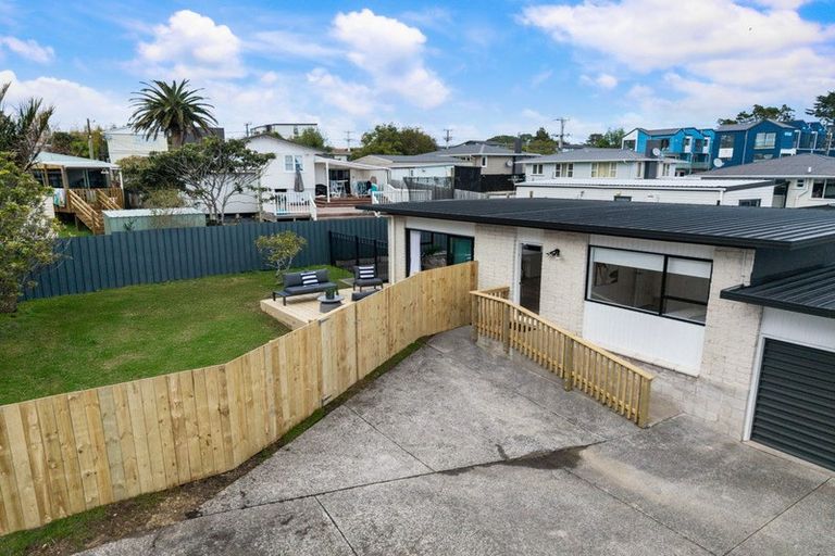 Photo of property in 1/10 Statesman Street, Henderson, Auckland, 0612